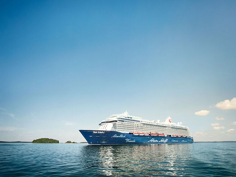 Kreuzfahrtschiff Mein Schiff 6 auf See