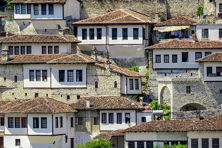 Blick auf die Stadt Berat in Albanien