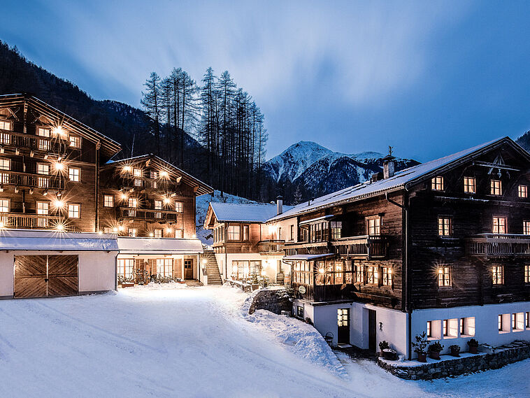 Außenansicht Hotel Oberraindlhof im Schnee