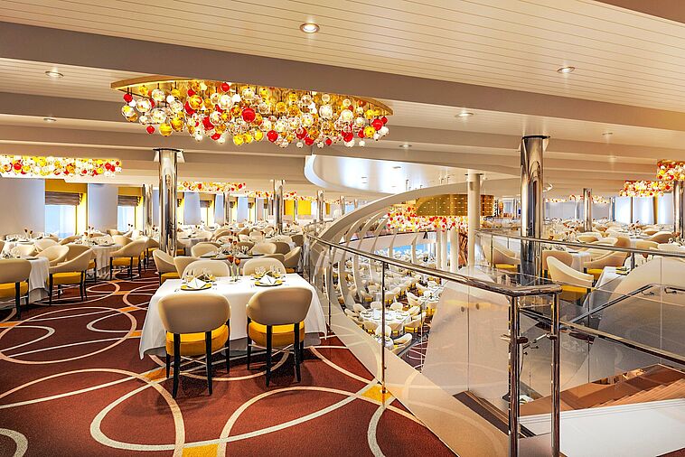 Blick in ein Restaurant auf dem Schiff Königsdam